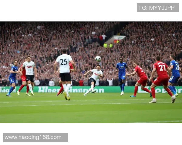 十年前的足球传奇风采，回顾那些曾经闪耀绿茵场的黄金岁月